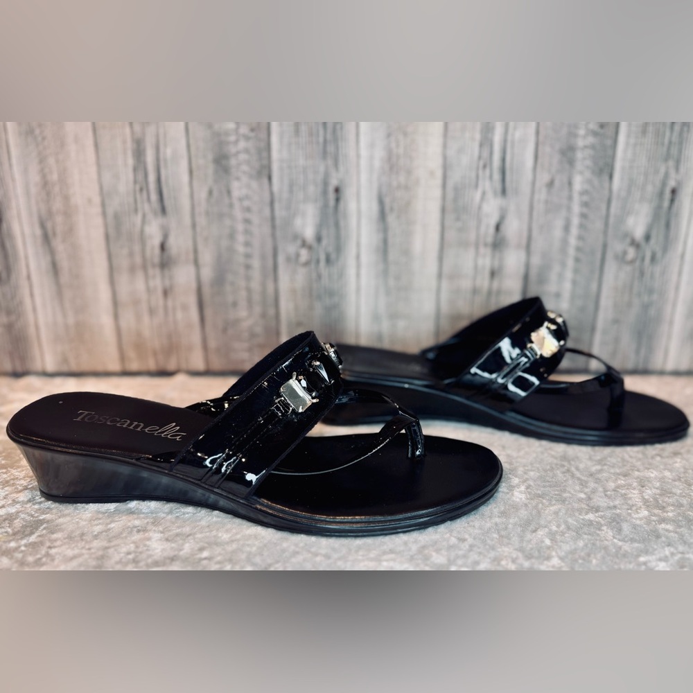 Tuscanella Women's Black Gemstone Wedge Sandals